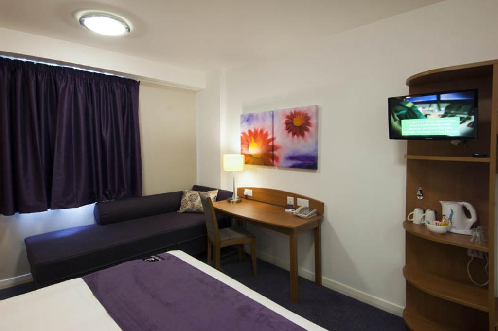 Premier Inn Falkirk Central Camelon Экстерьер фото